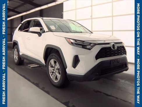 Certified 2025 Toyota RAV4 XLE AWD/4WD image 1