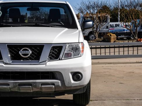 Used 2019 Nissan Frontier S image 39