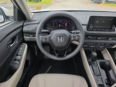 Used 2023 Honda Accord EX image 14