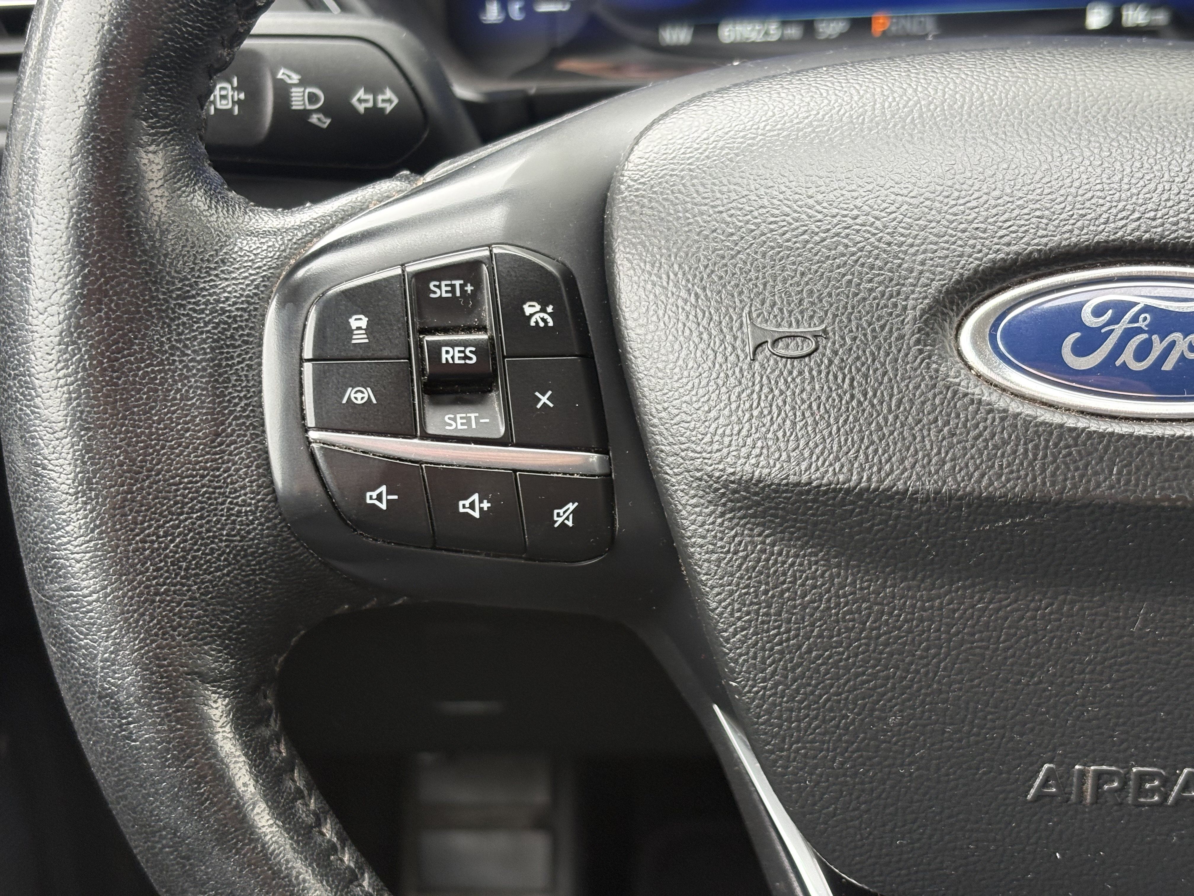 Used 2020 Ford Escape Titanium w/ Titanium Premium Package 2.0 AWD/4WD image 14