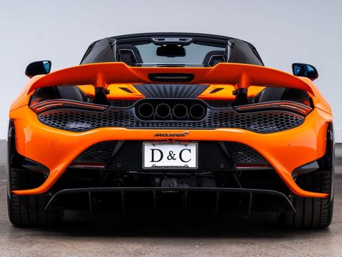 Used 2022 McLaren 765LT RWD image 8