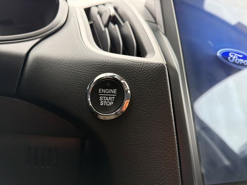 Used 2022 Ford Edge SEL w/ Convenience Package image 18