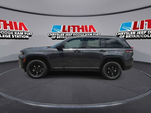 New 2026 Jeep Grand Cherokee Altitude RWD image 5