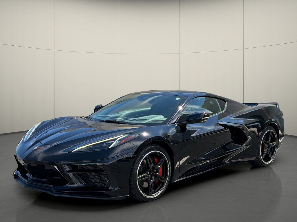 Used 2024 Chevrolet Corvette Stingray Preferred Cpe w/ Z51 Performance Package RWD image 3