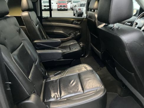 Used 2018 Chevrolet Suburban LT image 17