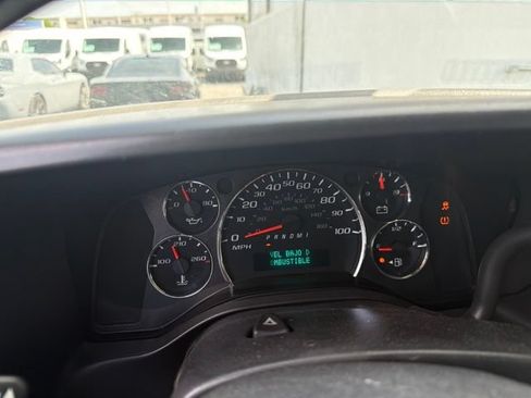 Used 2014 Chevrolet Express 2500 RWD image 15