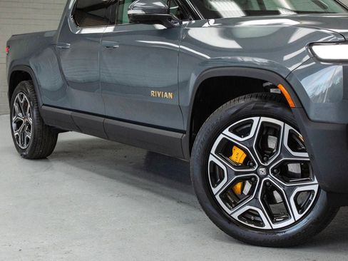 Used 2022 Rivian R1T Adventure image 9
