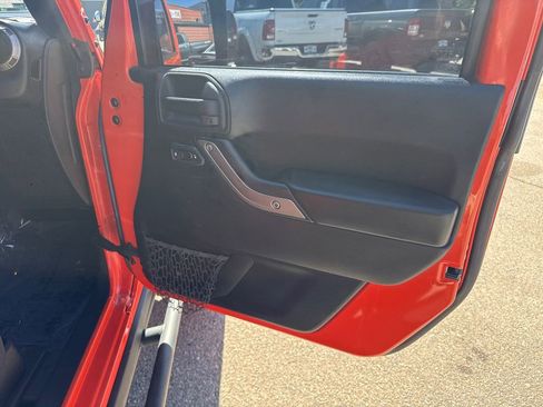 Used 2015 Jeep Wrangler Sport w/ Quick Order Package 24S AWD/4WD image 13