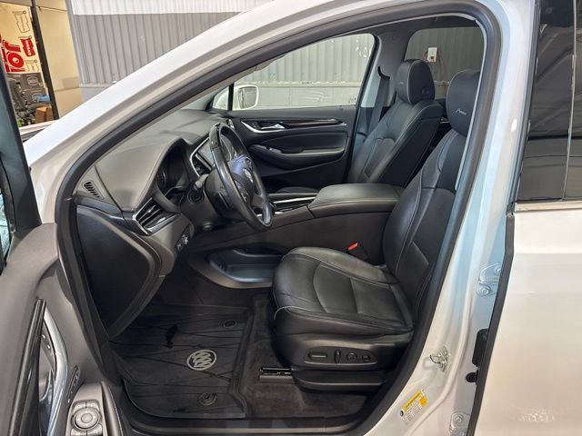 Used 2020 Buick Enclave Avenir w/ Avenir Technology Package AWD/4WD image 10