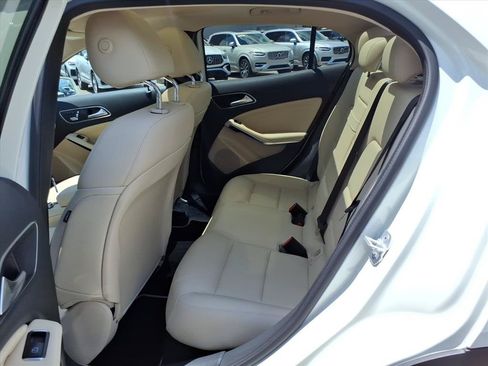 Used 2018 Mercedes-Benz GLA 250 image 12