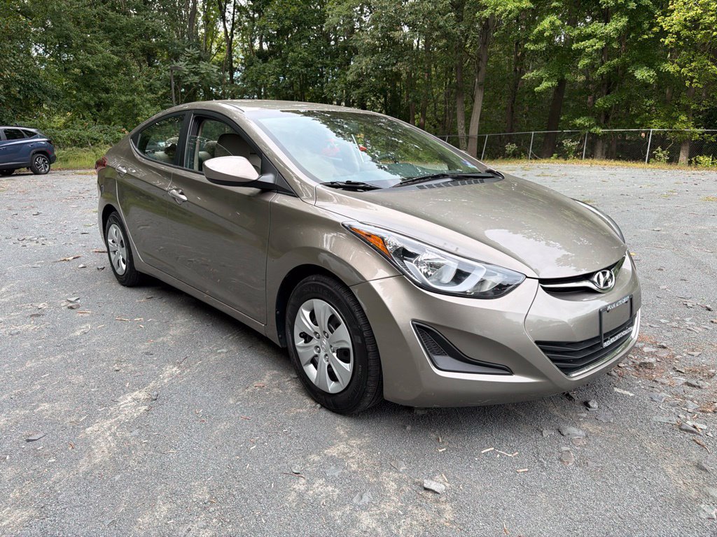 Used 2016 Hyundai Elantra SE FWD image 2