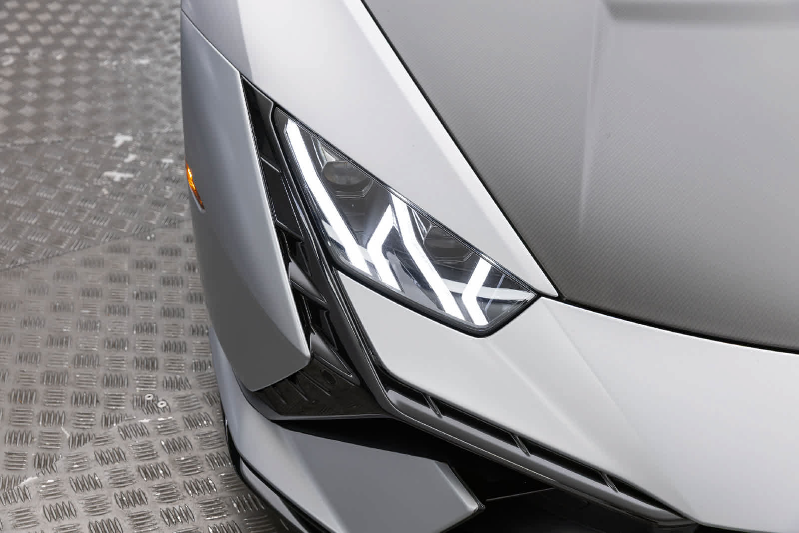 Used 2023 Lamborghini Huracan Tecnica RWD image 47