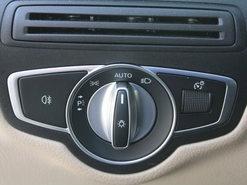 Certified 2021 Mercedes-Benz GLC 300 image 27