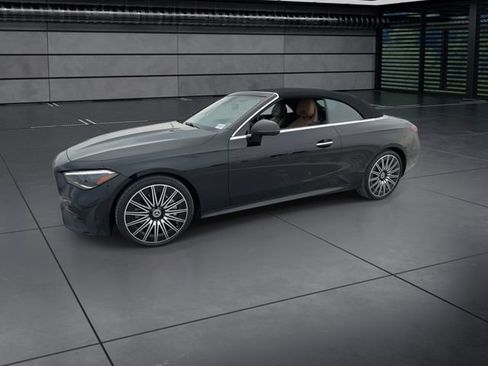 Used 2024 Mercedes-Benz CLE 450 4MATIC Cabriolet image 4