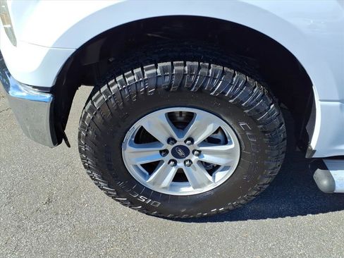 Used 2015 Ford F150 XLT w/ Equipment Group 301A Mid image 6