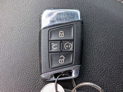 Used 2023 Volkswagen Atlas Cross Sport SEL R-Line AWD/4WD image 29