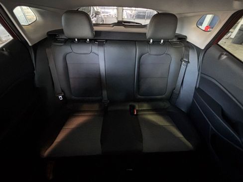 Used 2025 Chevrolet Trax LT image 37