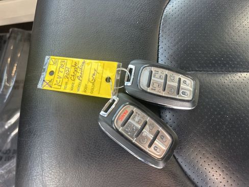 Used 2021 Chrysler Pacifica Touring-L image 33