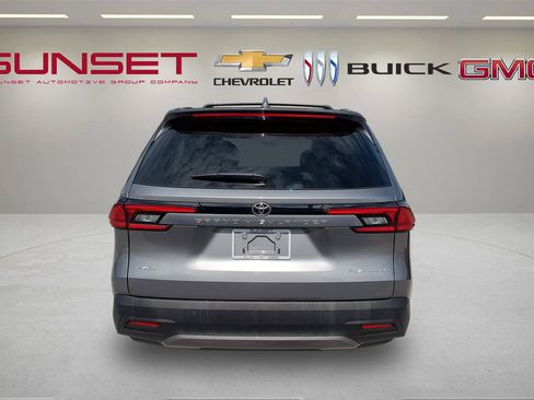 Used 2025 Toyota Grand Highlander AWD image 5