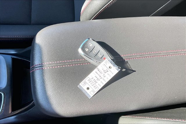 Used 2024 Chevrolet Equinox RS AWD/4WD image 9