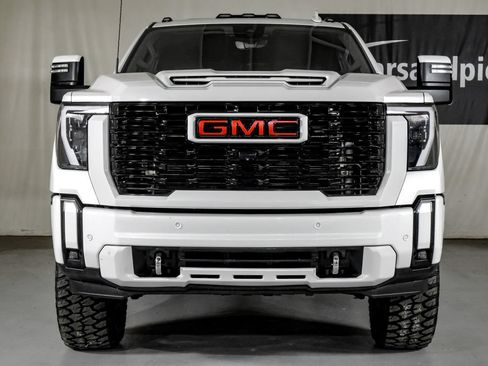 Used 2024 GMC Sierra 3500 Denali w/ Denali Reserve Package AWD/4WD image 3
