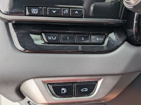 Used 2023 Lexus RX 350 Premium image 22