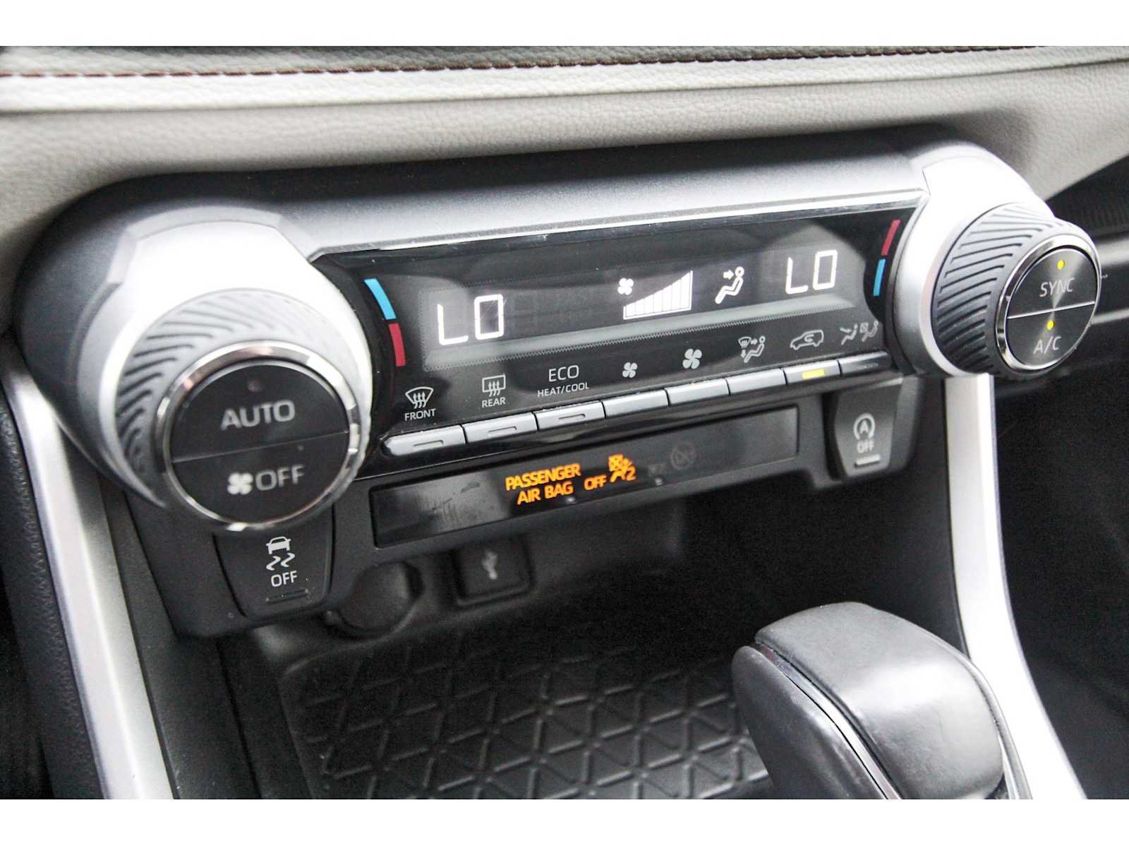 Used 2022 Toyota RAV4 XLE Premium FWD image 25