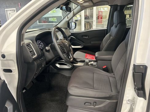 Certified 2024 Nissan Frontier SV w/ Technology Package AWD/4WD image 13
