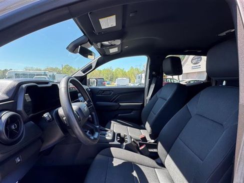 Used 2024 Chevrolet Colorado W/T image 34