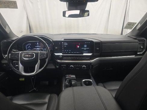 Used 2024 GMC Sierra 1500 Elevation w/ Elevation Premium Package AWD/4WD image 10