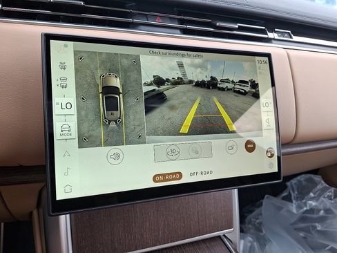 New 2025 Land Rover Range Rover SE image 9