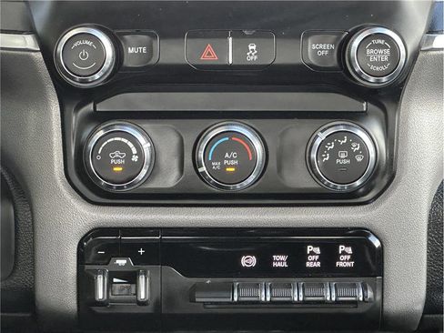 Used 2024 RAM 2500 Big Horn w/ Off Road Package AWD/4WD image 26