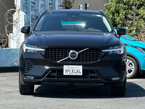 Used 2025 Volvo XC60 B5 Plus image 9