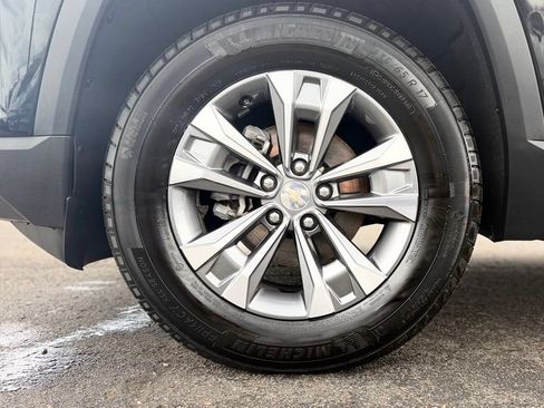 Used 2026 Chevrolet Equinox LT w/ Convenience Package II AWD/4WD image 3