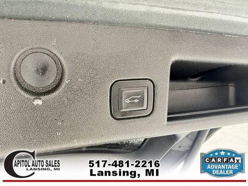 Used 2018 Chevrolet Equinox LT FWD image 16