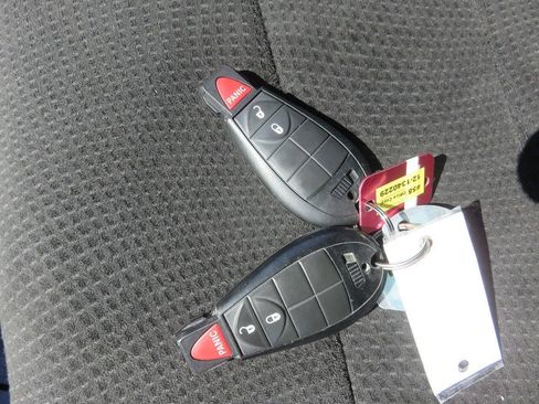 Used 2013 RAM C/V Tradesman FWD image 30