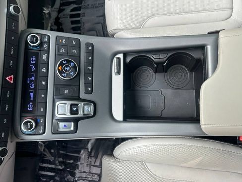 Used 2023 Hyundai Palisade Limited AWD/4WD image 16