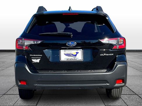Used 2025 Subaru Outback Premium image 4