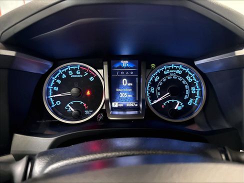 Used 2021 Toyota Tacoma SR5 RWD image 21