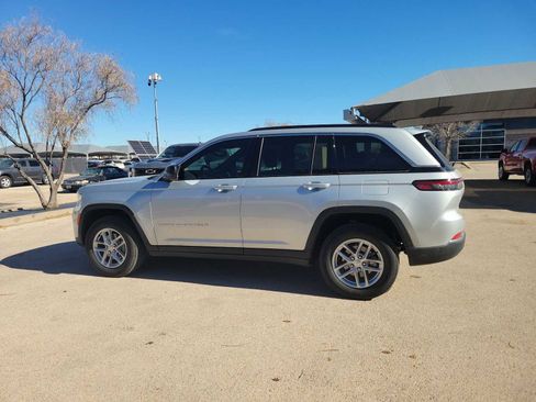 Used 2024 Jeep Grand Cherokee Laredo X w/ Luxury Tech Group I image 3