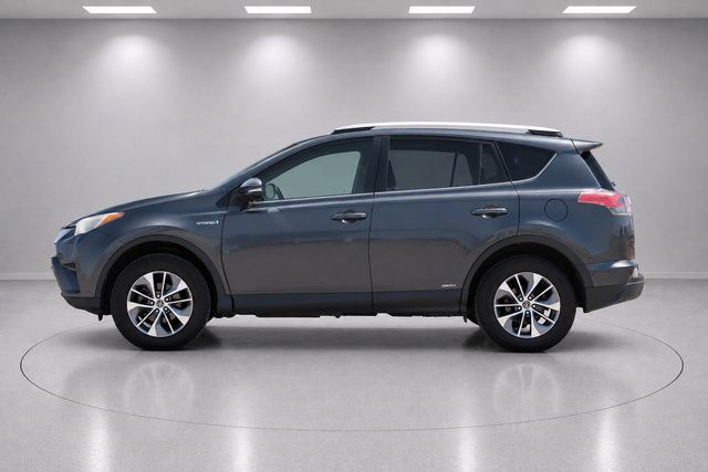 Used 2017 Toyota RAV4 XLE w/ Carpet Mat Package AWD/4WD image 6