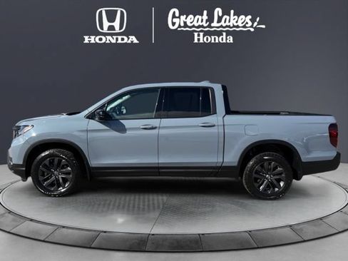 Used 2025 Honda Ridgeline Sport image 5