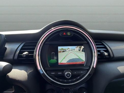 Used 2020 MINI Cooper 4-Door Hardtop w/ Storage Package FWD image 16