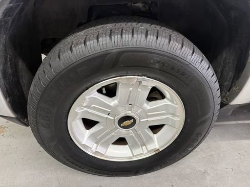 Used 2012 Chevrolet Tahoe LT RWD image 25