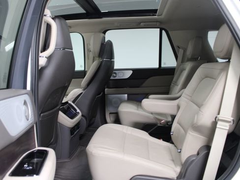 Used 2023 Lincoln Navigator Reserve image 21