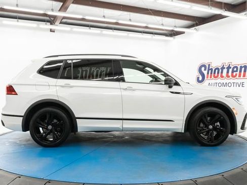 Used 2023 Volkswagen Tiguan SE R-Line FWD image 10