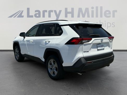 Certified 2025 Toyota RAV4 LE AWD/4WD image 3