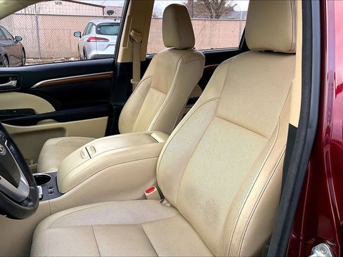 Used 2017 Toyota Highlander Limited image 8