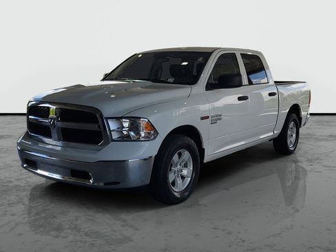 Used 2019 RAM 1500 Tradesman w/ Chrome Appearance Group RWD image 4
