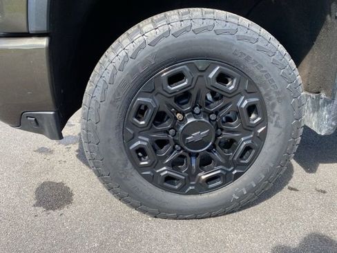 Used 2022 Chevrolet Silverado 2500 High Country w/ Technology Package AWD/4WD image 24